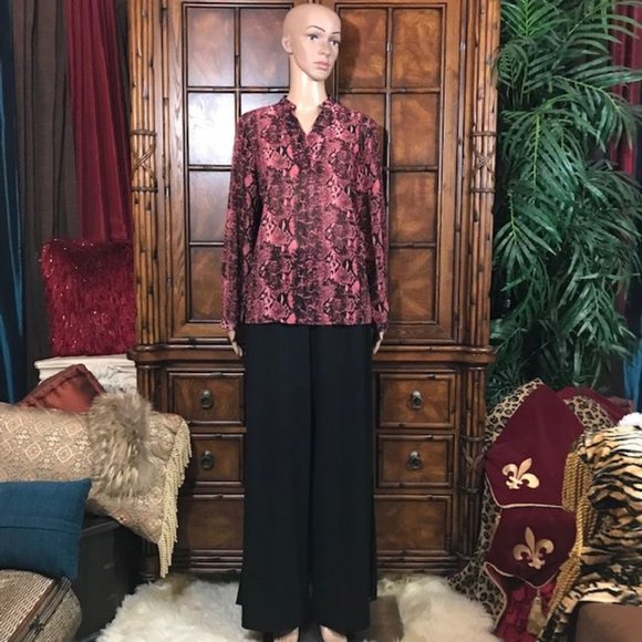 NWOT Joan Rivers Pink Python Micro Crepe Overlay V-neck Top - Picture 4 of 13